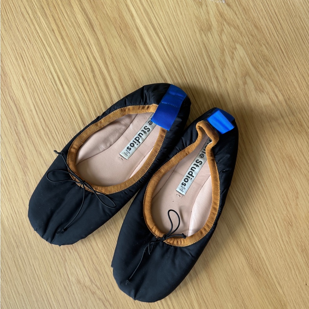 Black Ballet Flats with Blue Accent